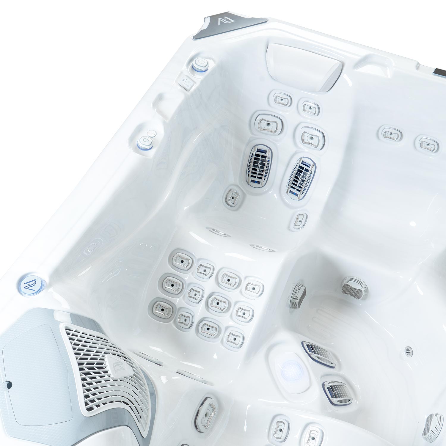 Wellis Everest hot tub